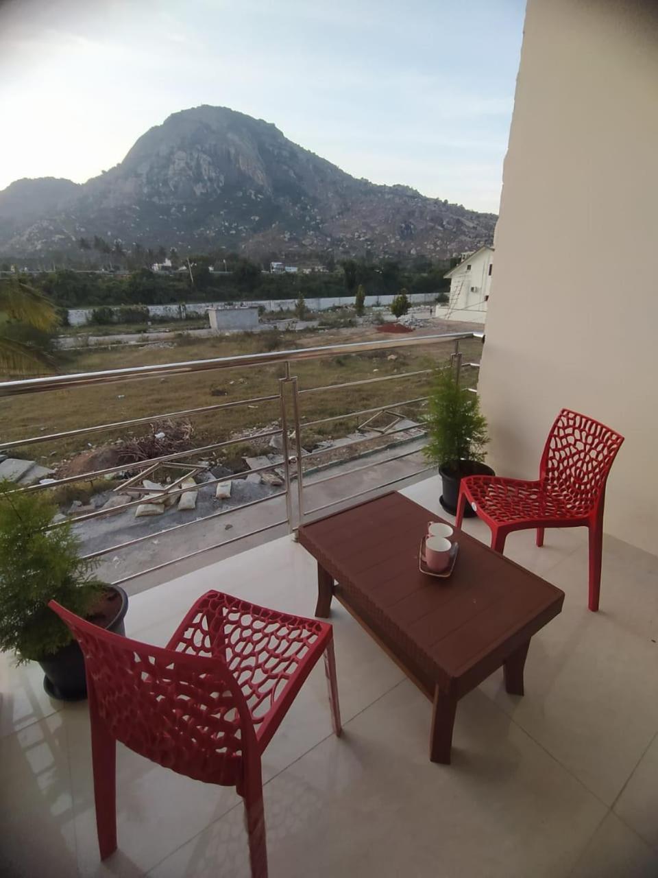 Nandi Skandagiri Guest House ภายนอก รูปภาพ